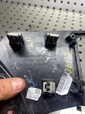  100782700C Tesla