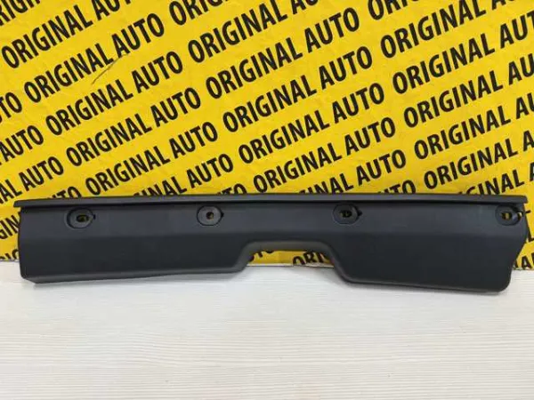 KB7W56916B Mazda Уплотнитель крыла