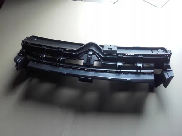 Кронштейн решетки радиатора 1632645980 Peugeot/Citroen