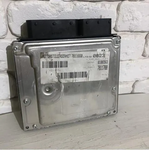 Блок управления двигателем 7811700 BMW