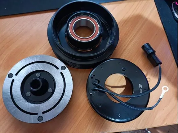 Компрессор кондиционера 977011U150 HCC