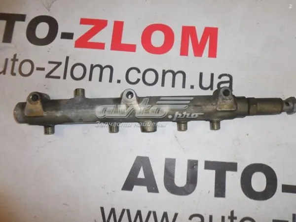 Распределитель топлива (рампа) 500371094 Iveco