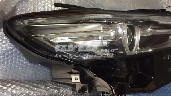 Левая фара GRF851041A Mazda