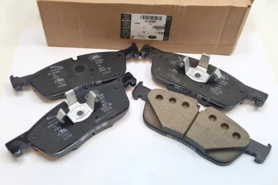 Передние тормозные колодки LR160540 Land Rover