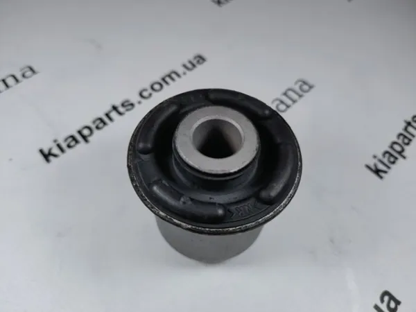 Сайлентблок поперечного заднего рычага CTR GV0162