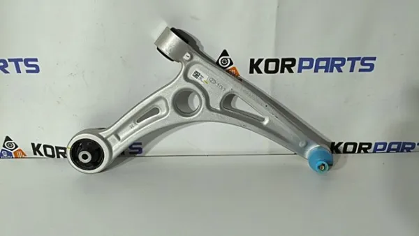 Нижний рычаг 54501AT000 Hyundai/Kia