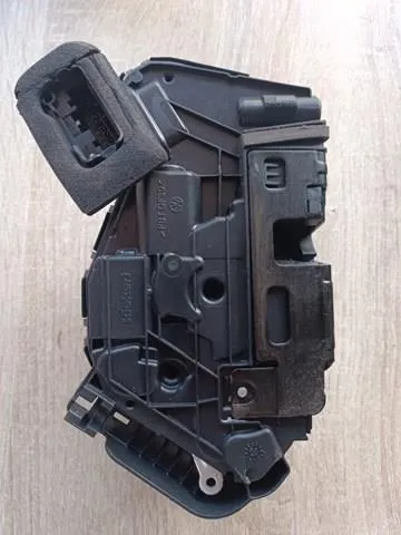 Дверной замок передний правый Volkswagen Jetta VII седан (BU3, BU4) (2017 - 2025) цена, от 15.02 USD