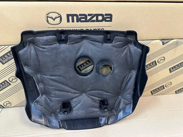 Крышка двигателя PX01102F0A Mazda