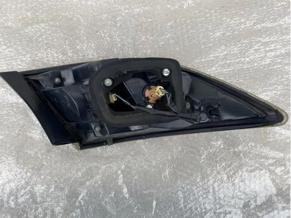 Фонарь задний правый внешний GDK151150B Mazda