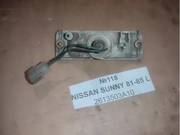 Поворотник левый 2613503A10 Nissan/Infiniti