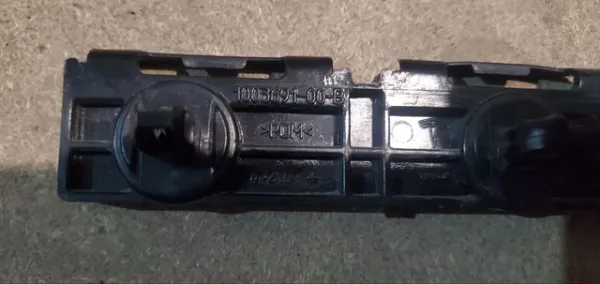  100369100B Tesla