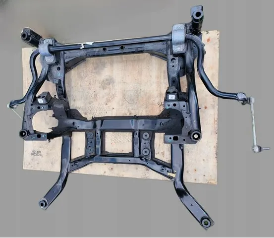 Подрамник передний LR152444 Land Rover