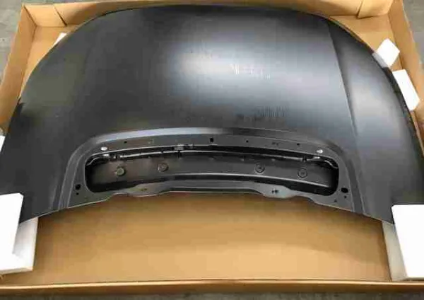 Капот LR133101 Land Rover
