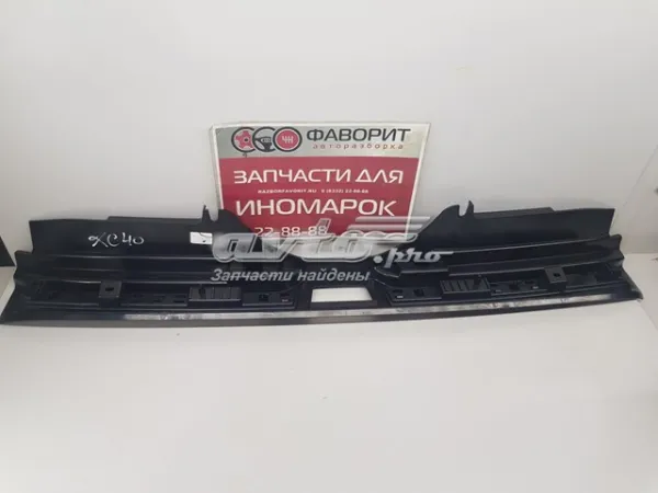 Облицовка задней панели багажника 31440884 Volvo