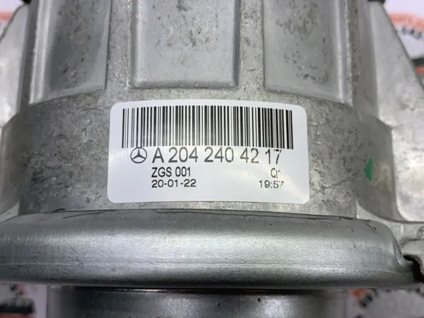 Левая/правая опора двигателя A204240421764 Mercedes