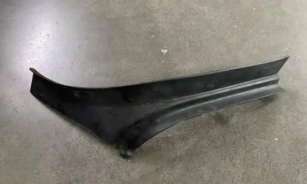 Облицовка фонаря заднего левого 9823795580 Peugeot/Citroen