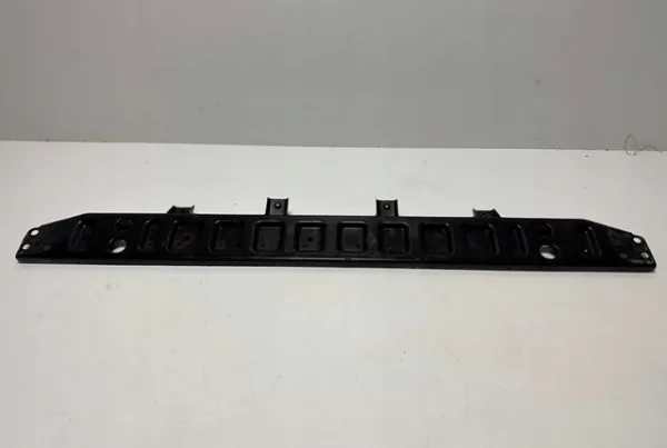 Кронштейн радиатора нижний LR060346 Land Rover