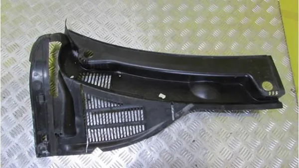 Водосток лобового стекла, жабо VAG 7P6819401B