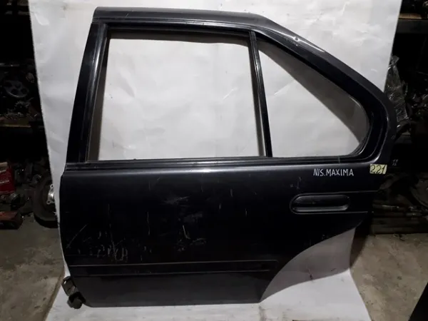 Дверь задняя левая Nissan Maxima J30