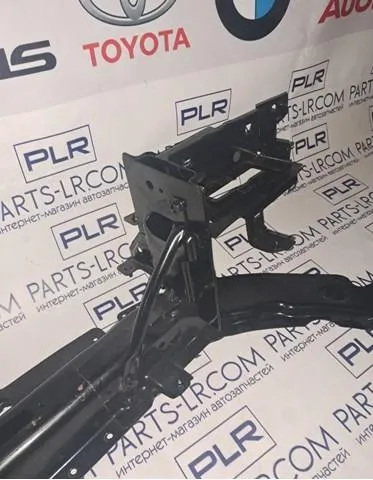 Верхняя рамка радиатора LR075398 Land Rover