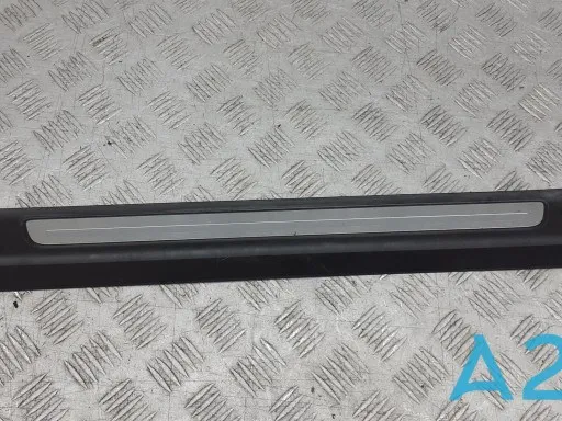 Накладка дверного порога внутренняя передняя правая 4M0853374A9B9 VAG