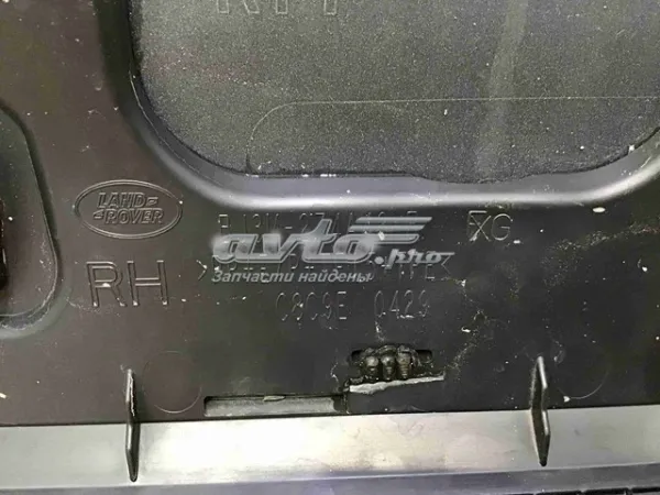 Молдинг двери задней правой нижний LR027976 Land Rover