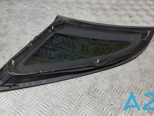 Стекло кузова (багажного отсека) правое 878201U000 Hyundai/Kia