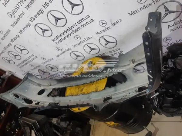 Передний бампер A2038853025 Mercedes